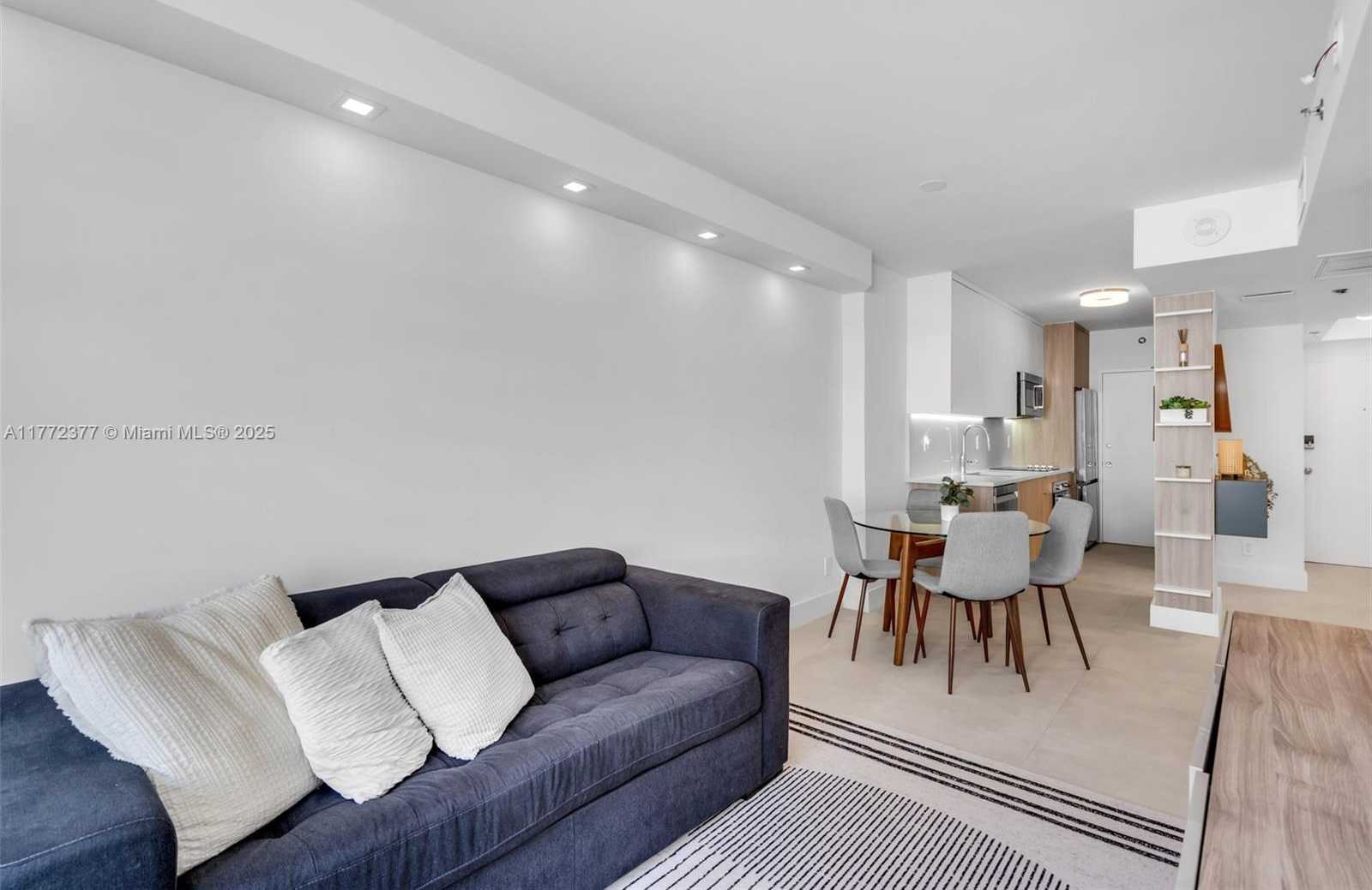Small Image of 100 LINCOLN RD #539, Miami Beach Number 3