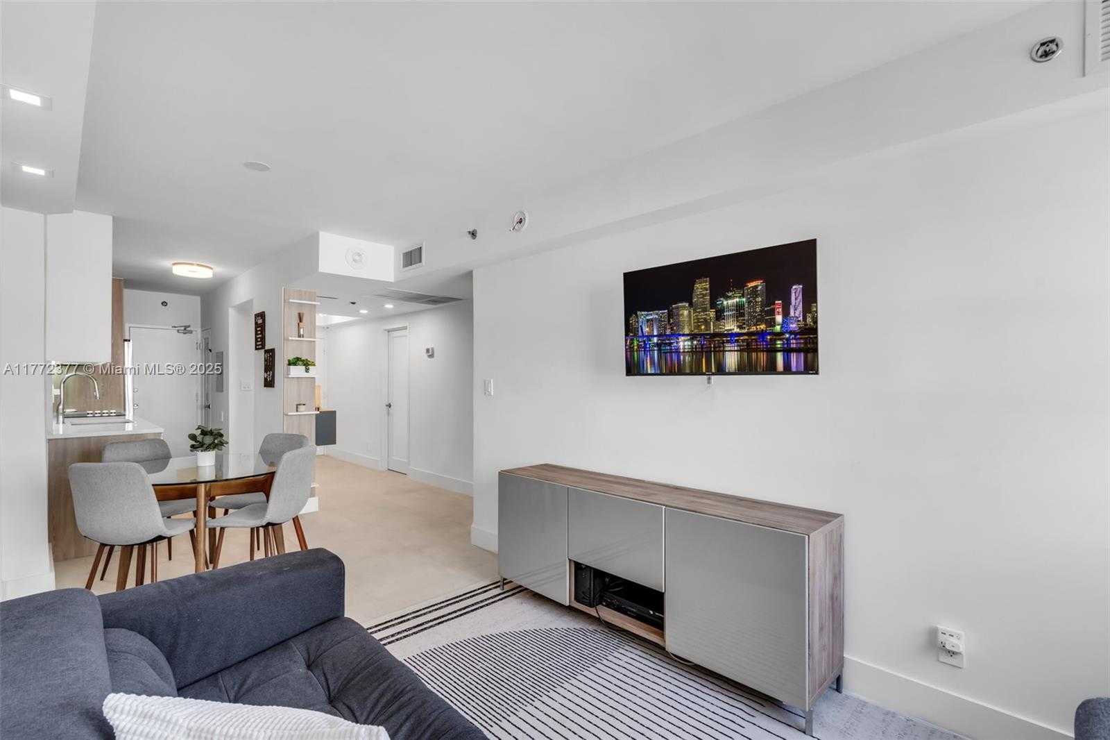 Small Image of 100 LINCOLN RD #539, Miami Beach Number 9
