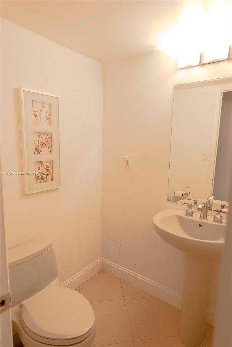 Small Image of 5838 COLLINS AVE #4D, Miami Beach Number 11