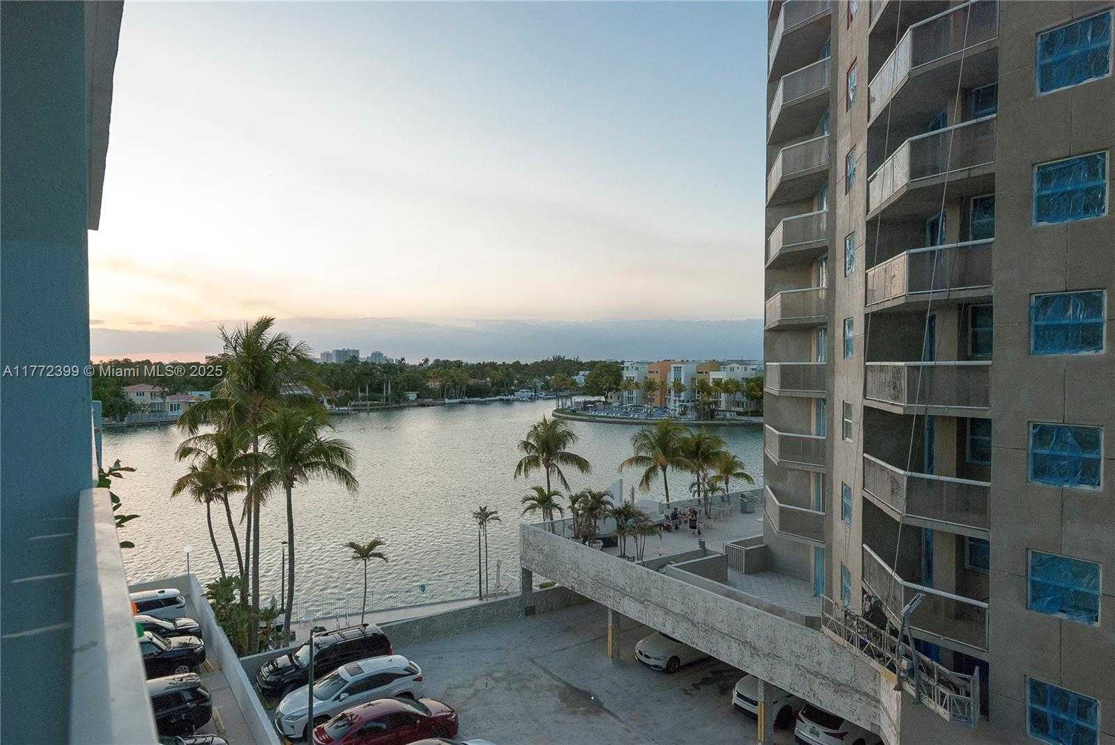 Small Image of 5838 COLLINS AVE #4D, Miami Beach Number 13
