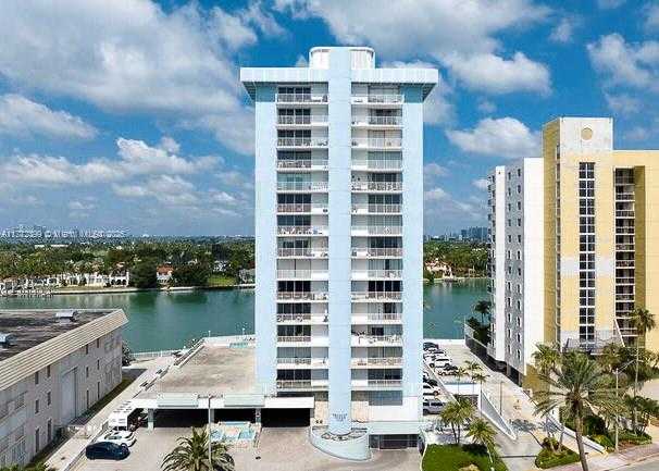 Small Image of 5838 COLLINS AVE #4D, Miami Beach Number 2