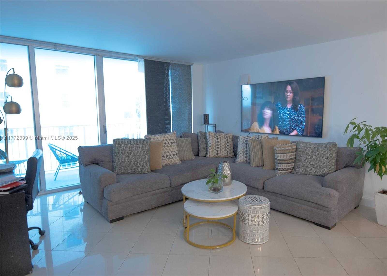 Small Image of 5838 COLLINS AVE #4D, Miami Beach Number 8