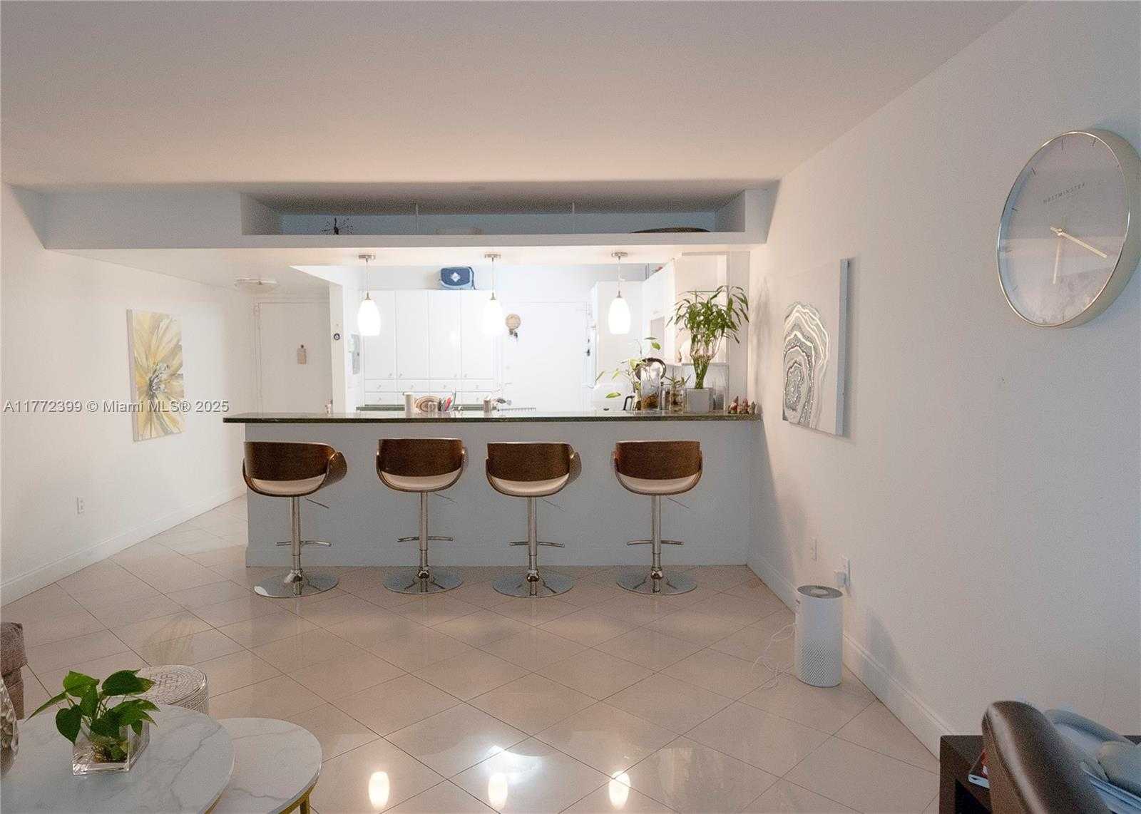 Small Image of 5838 COLLINS AVE #4D, Miami Beach Number 9