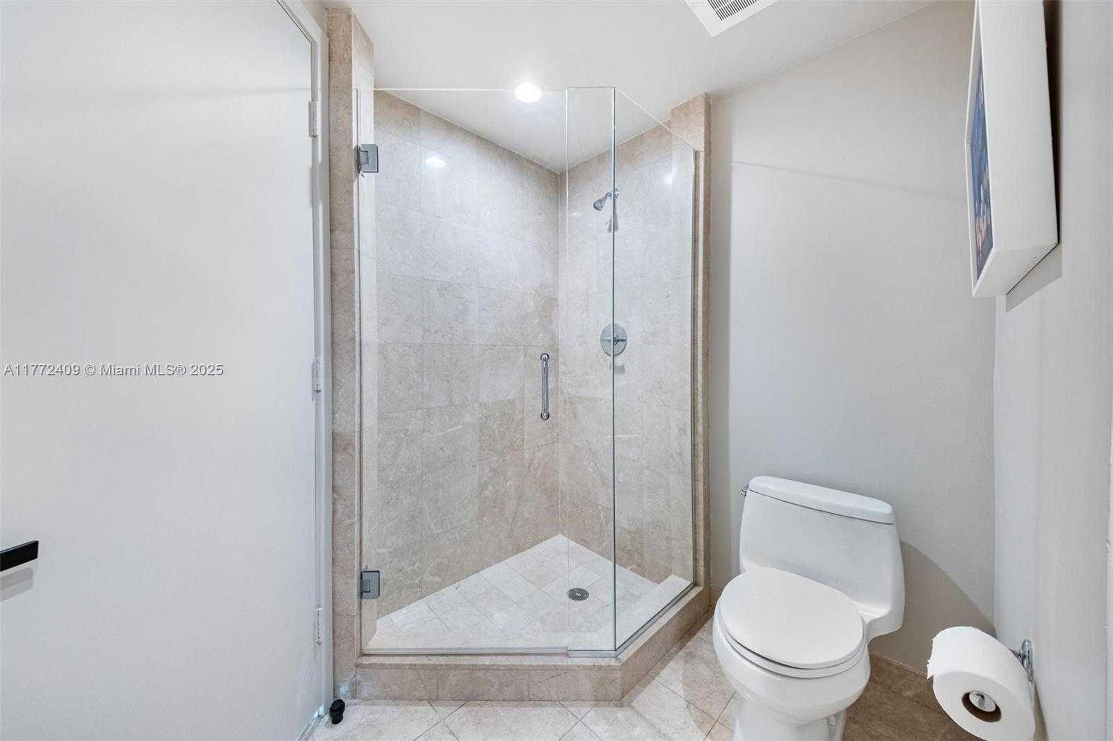 Small Image of 1331 BRICKELL BAY DR #3305, Miami Number 35