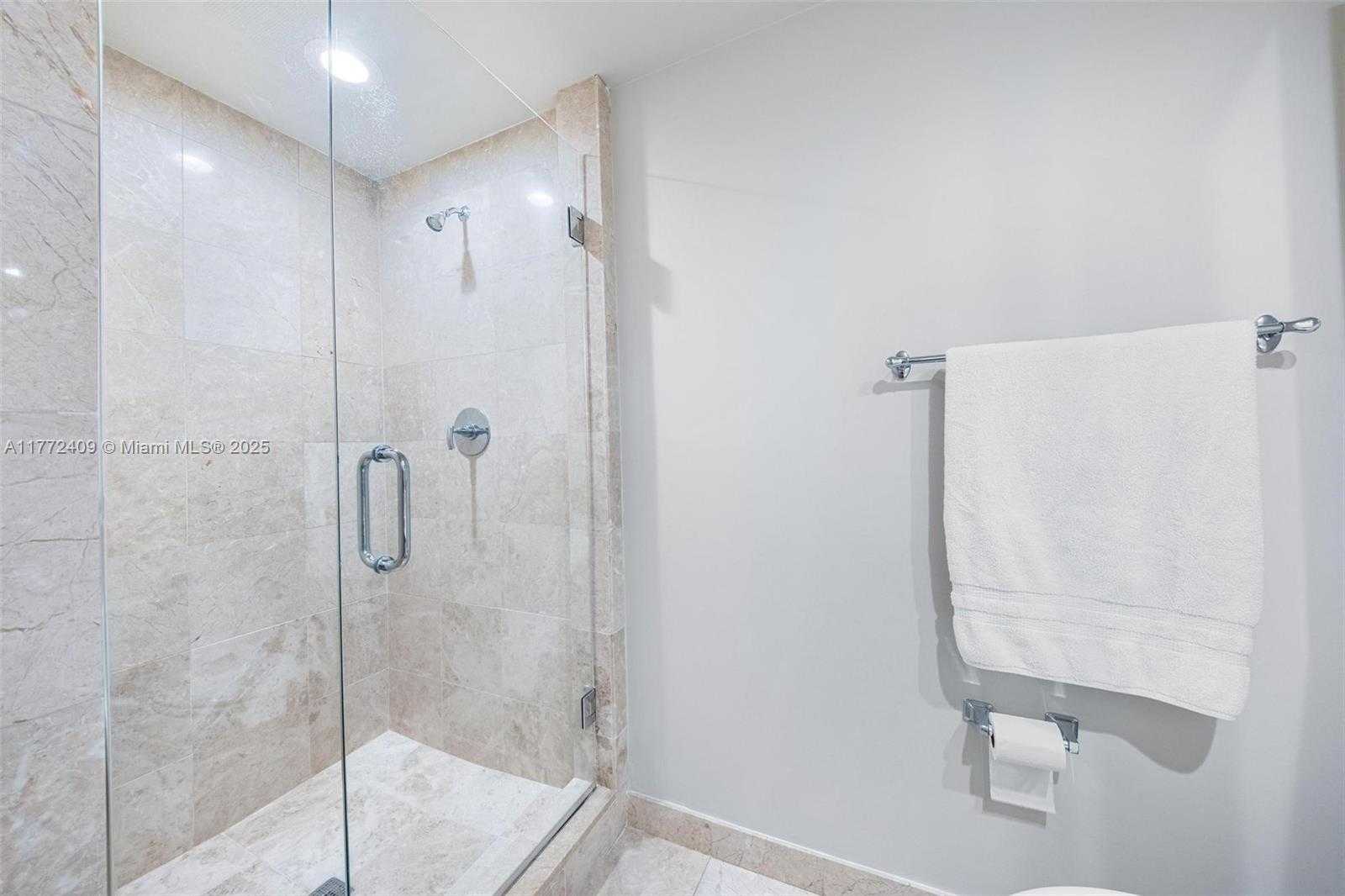Small Image of 1331 BRICKELL BAY DR #3305, Miami Number 43