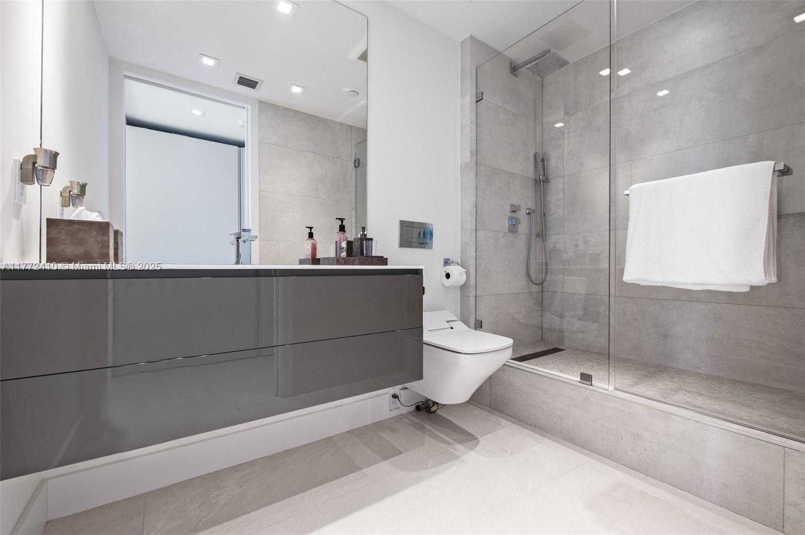 Small Image of 9601 COLLINS AVE #1506, Bal Harbour Number 12