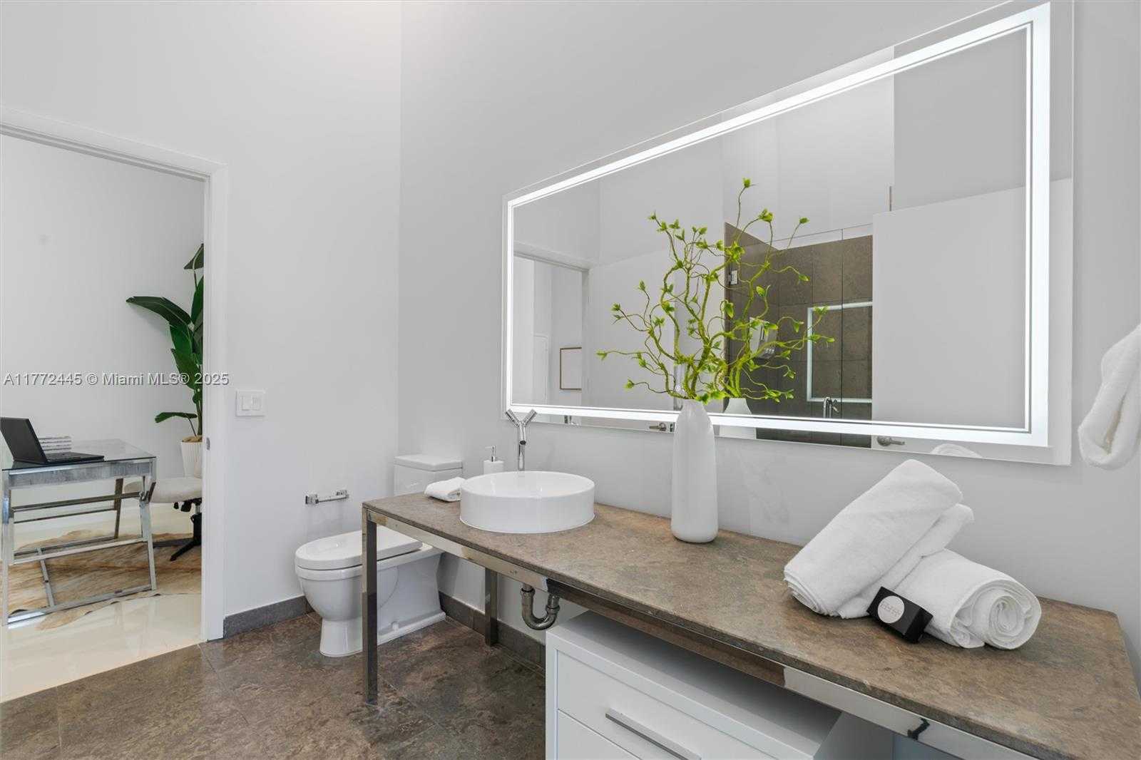 Small Image of 495 BRICKELL AVE #2203, Miami Number 14