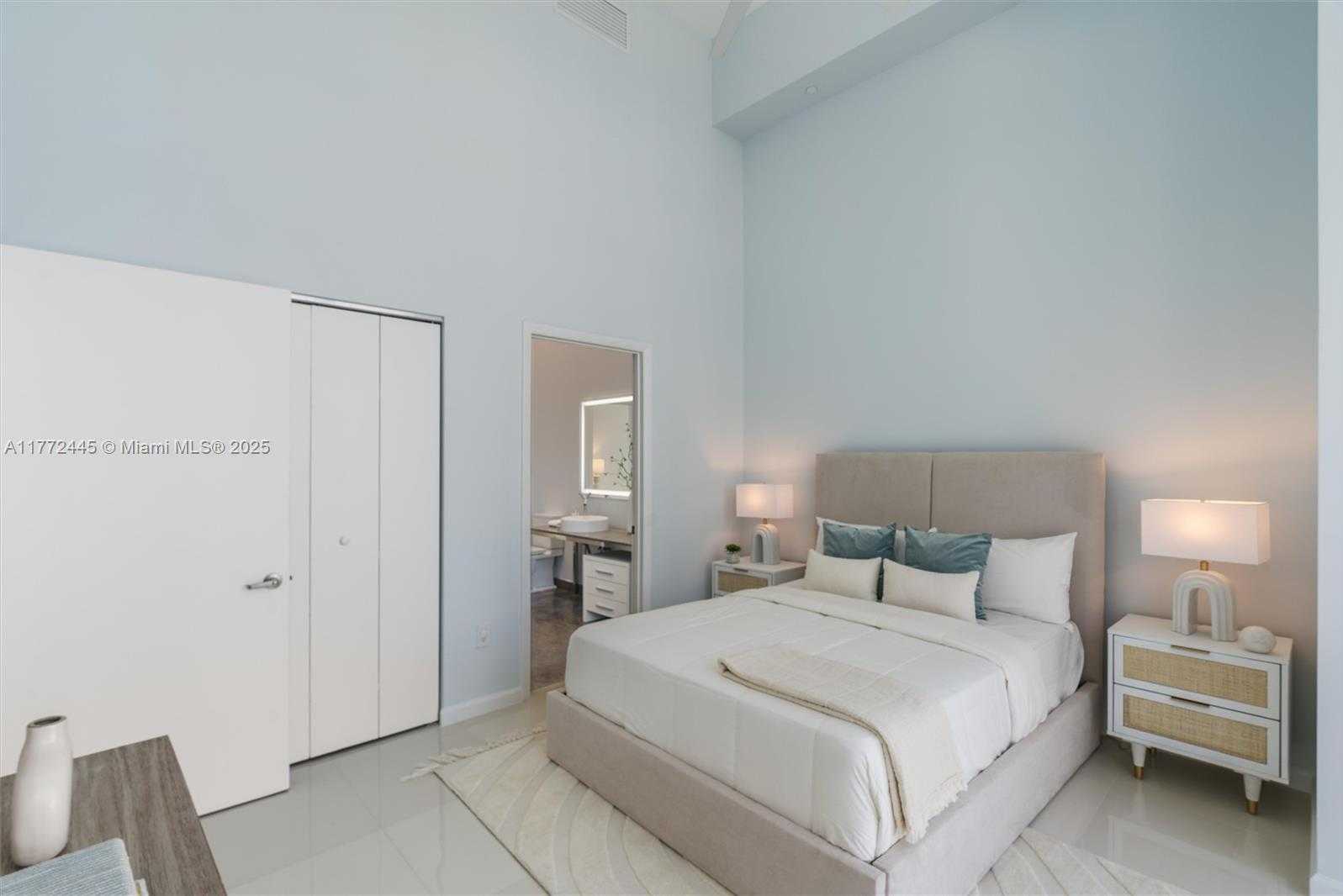 Small Image of 495 BRICKELL AVE #2203, Miami Number 16