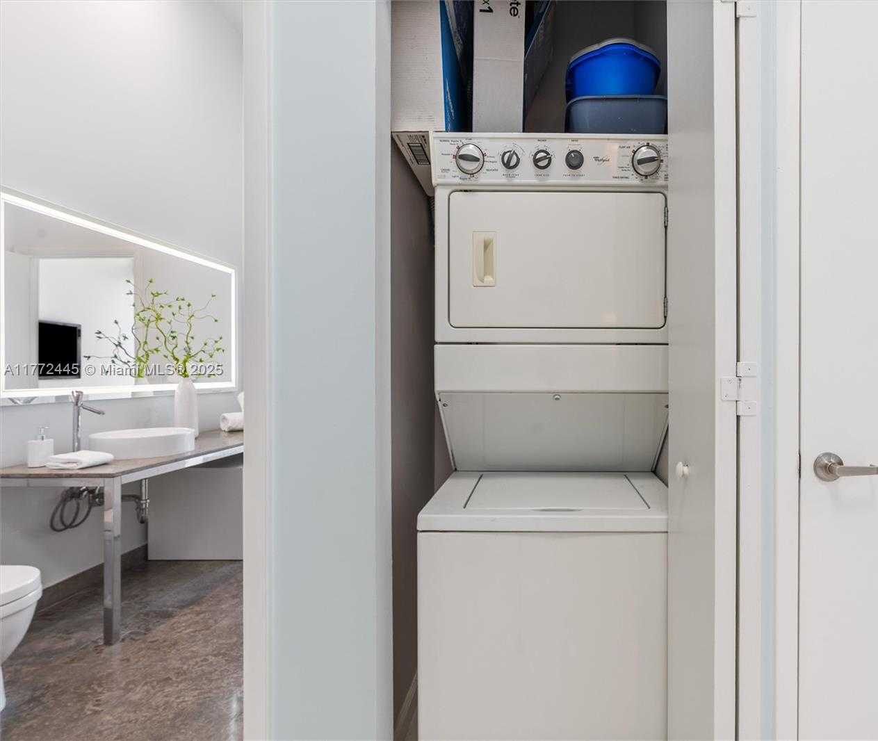 Small Image of 495 BRICKELL AVE #2203, Miami Number 20