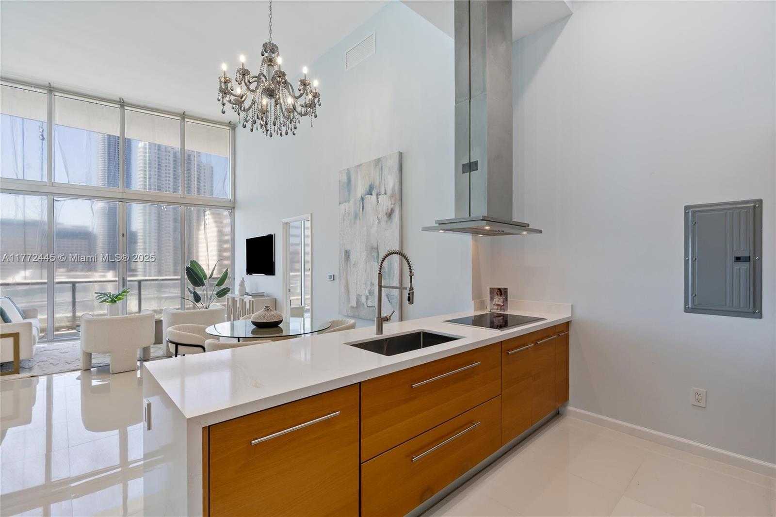 Small Image of 495 BRICKELL AVE #2203, Miami Number 4