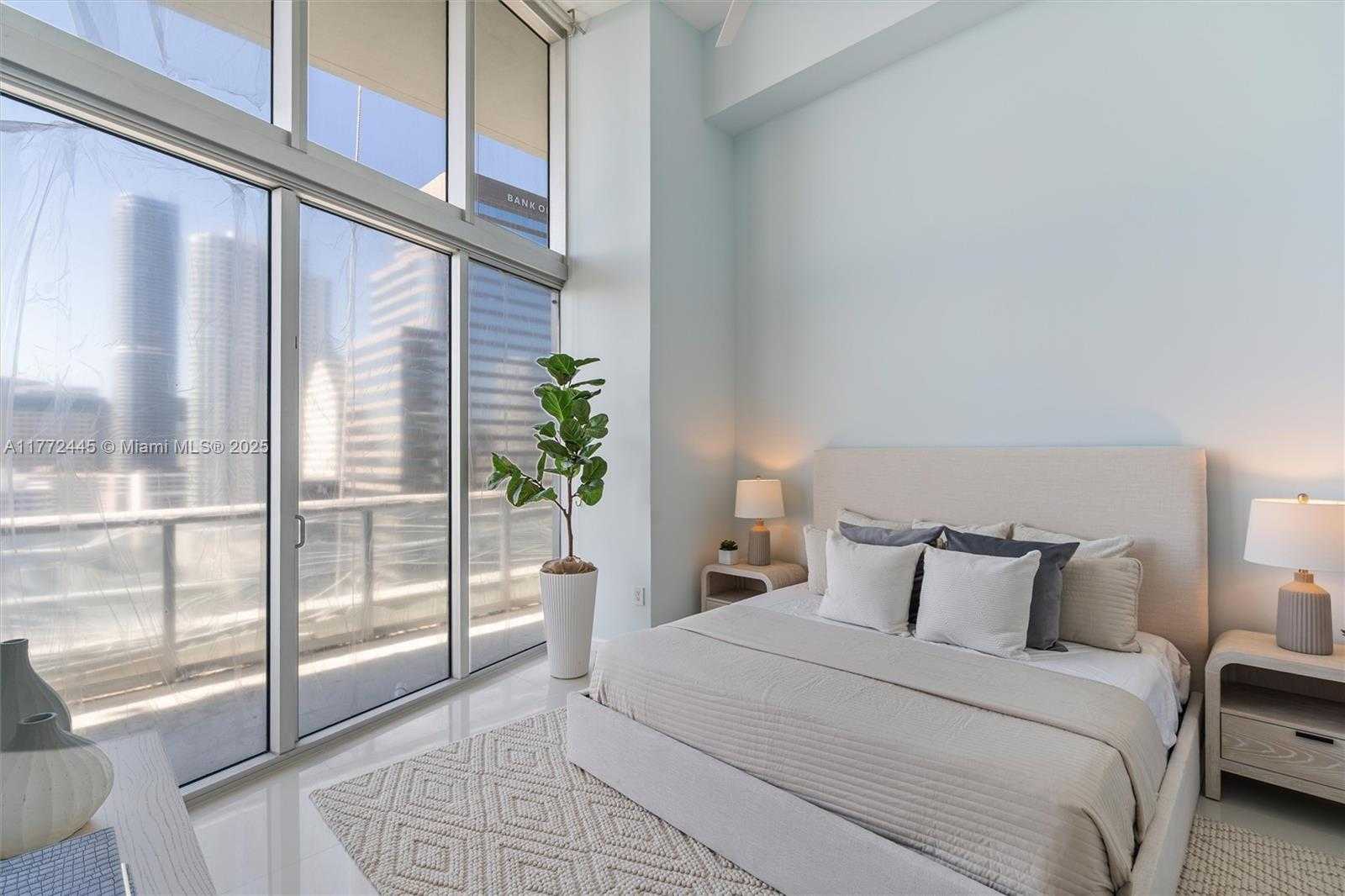 Small Image of 495 BRICKELL AVE #2203, Miami Number 8
