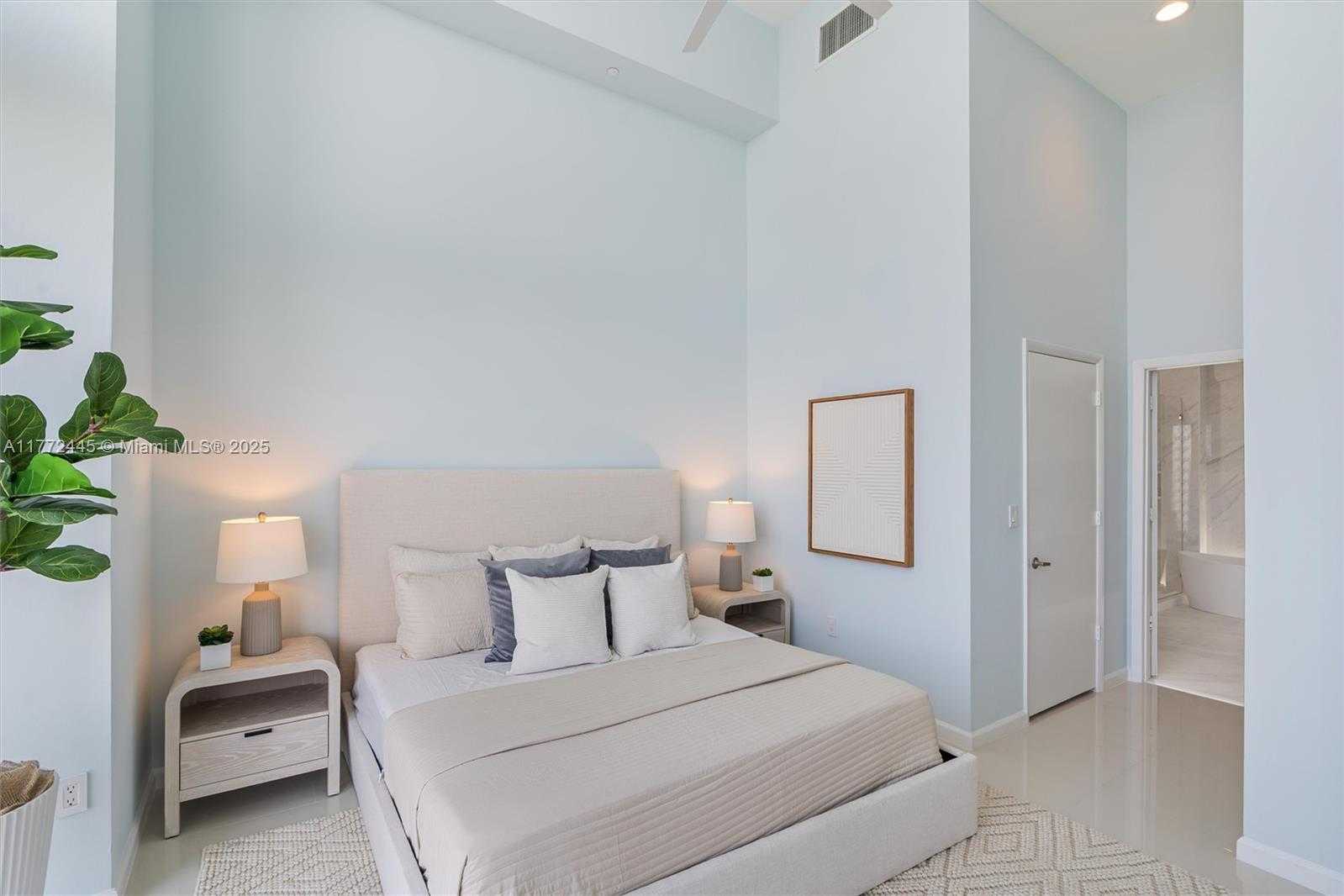 Small Image of 495 BRICKELL AVE #2203, Miami Number 9