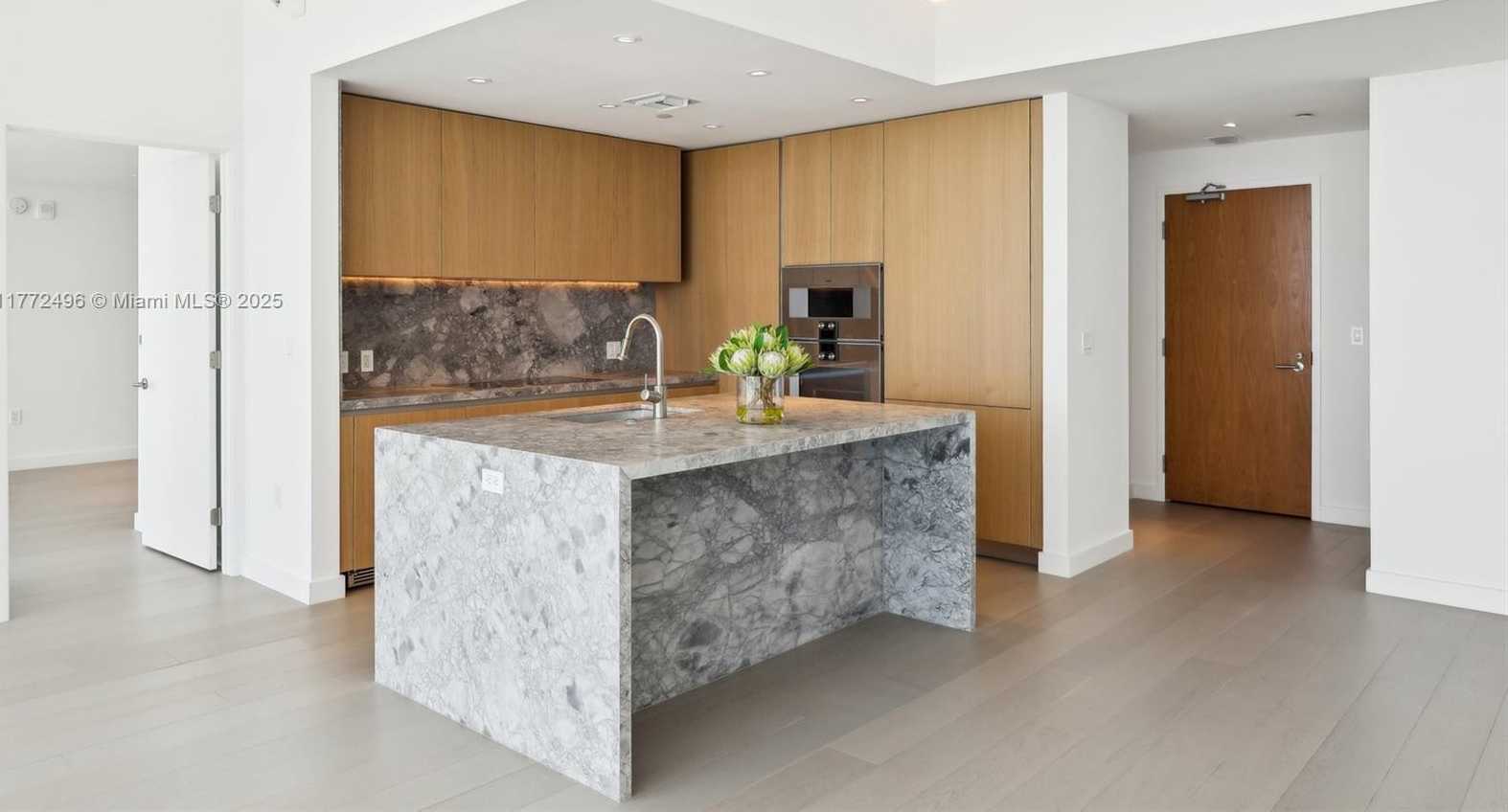 Small Image of 501 WEST AVE #4201/05, Miami Beach Number 14