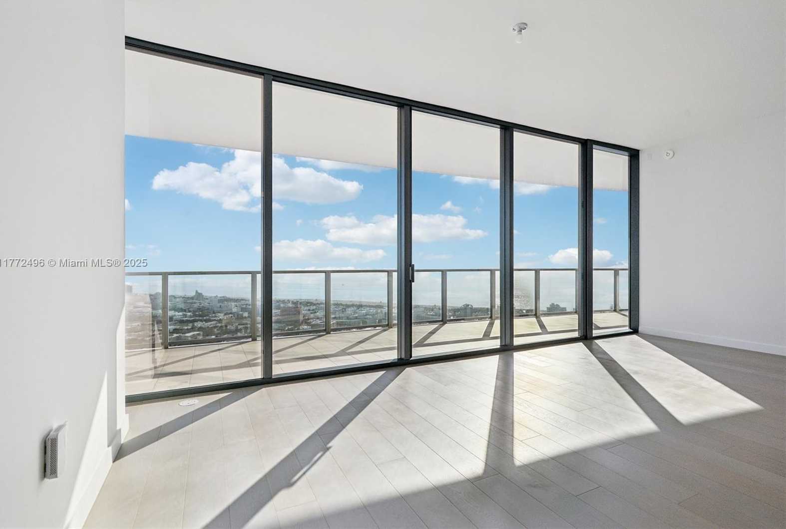Small Image of 501 WEST AVE #4201/05, Miami Beach Number 27