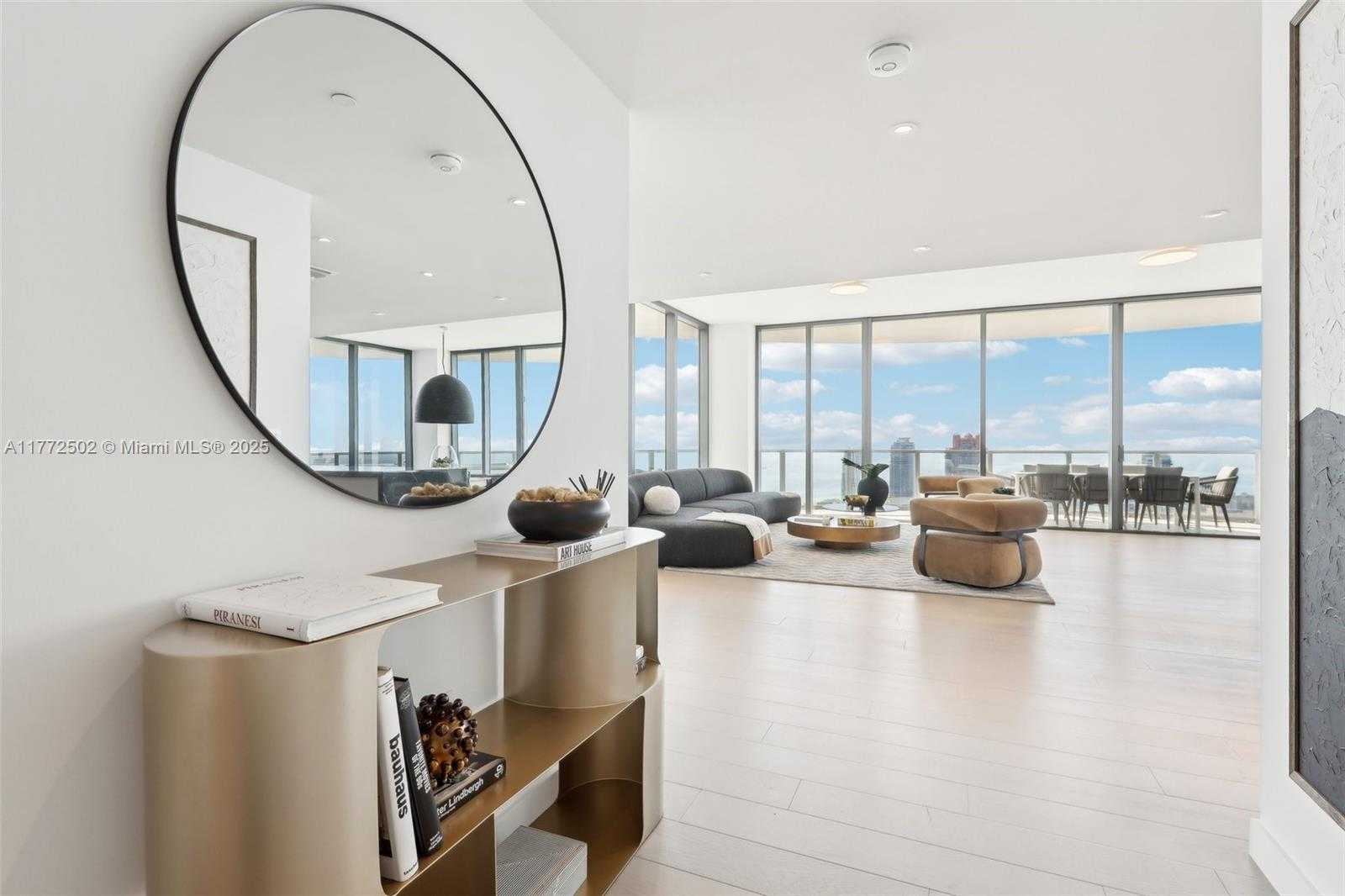 Small Image of 500 ALTON RD #4201.05, Miami Beach Number 5