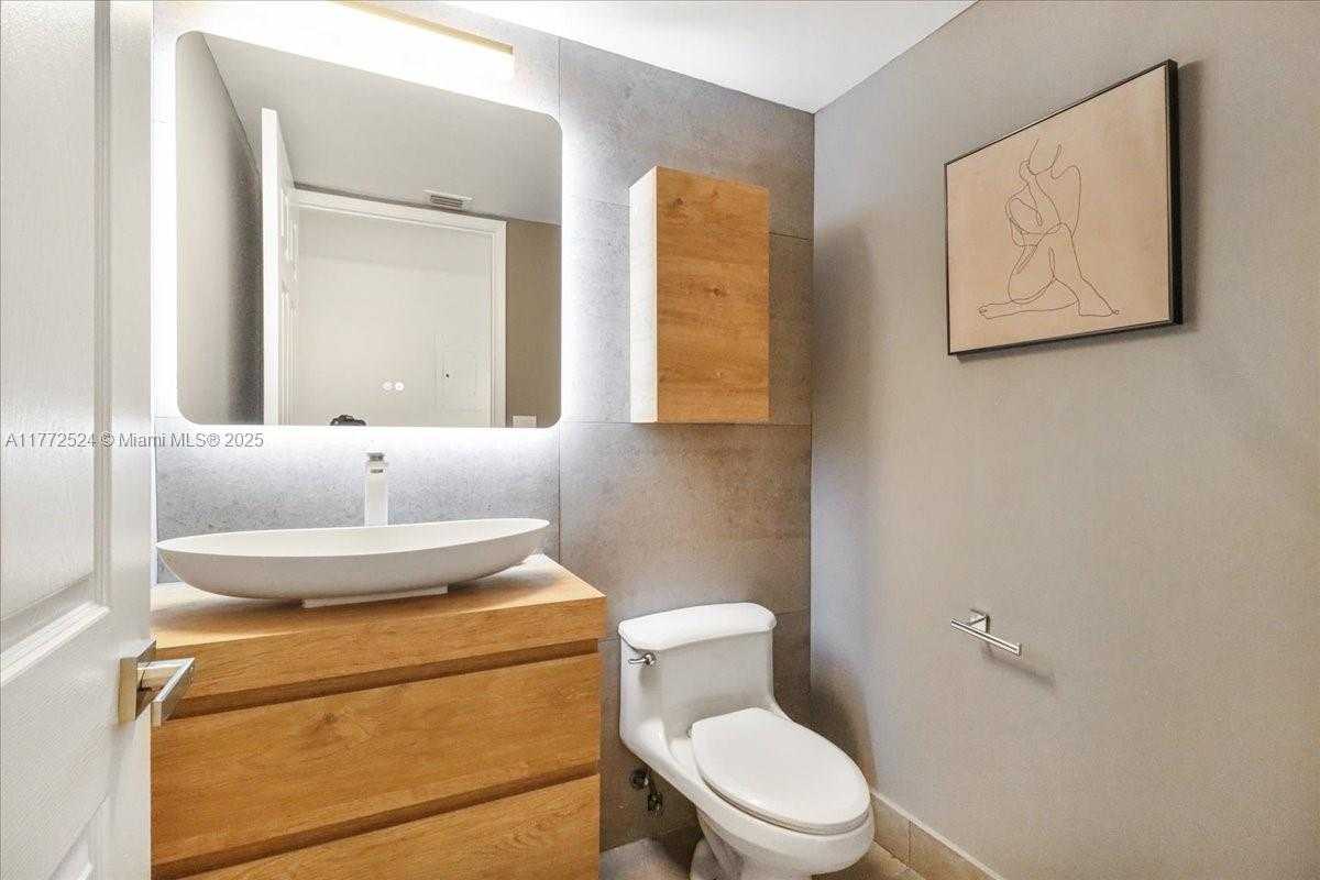 Small Image of 18671 COLLINS AVE #2404, Sunny Isles Beach Number 39