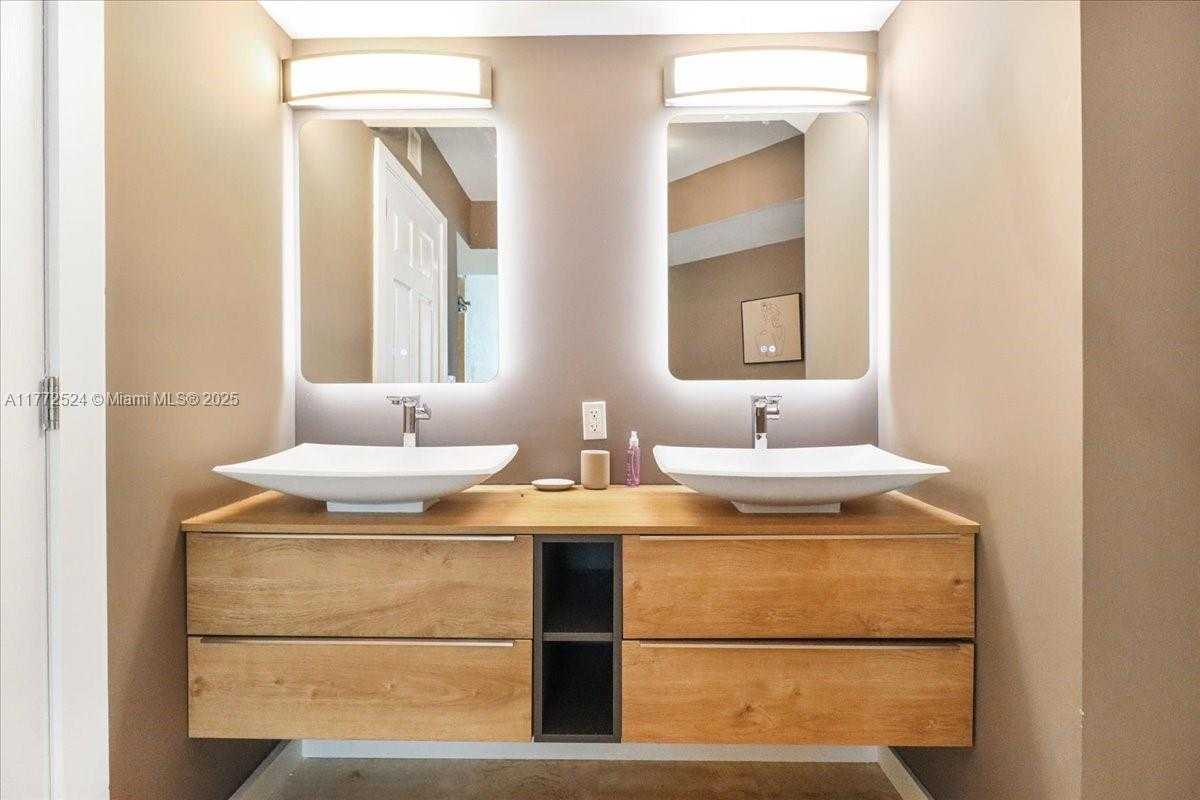 Small Image of 18671 COLLINS AVE #2404, Sunny Isles Beach Number 53