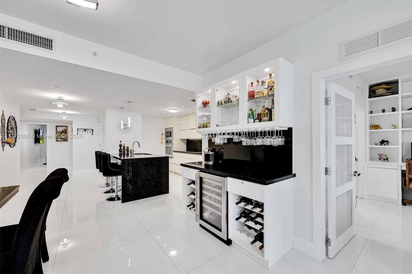 Small Image of 600 NE 27TH ST #2603, Miami Number 7