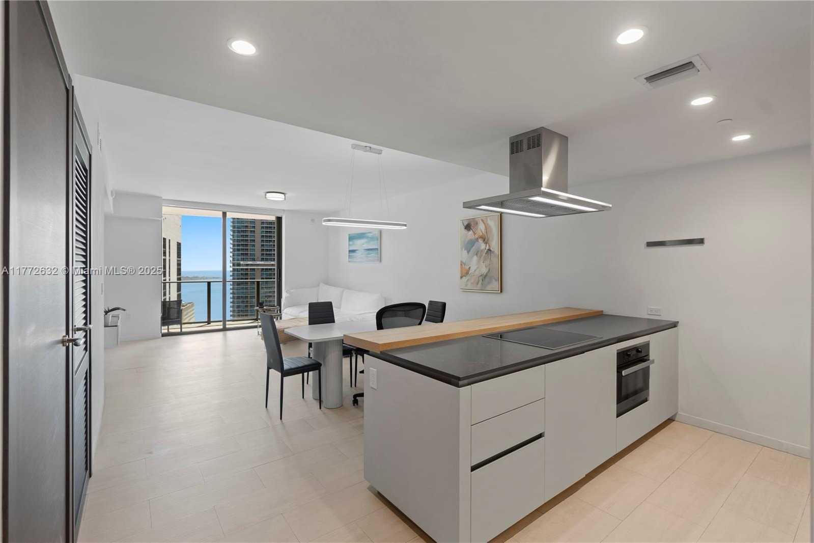 Small Image of 1000 BRICKELL PLAZA #4703, Miami Number 11