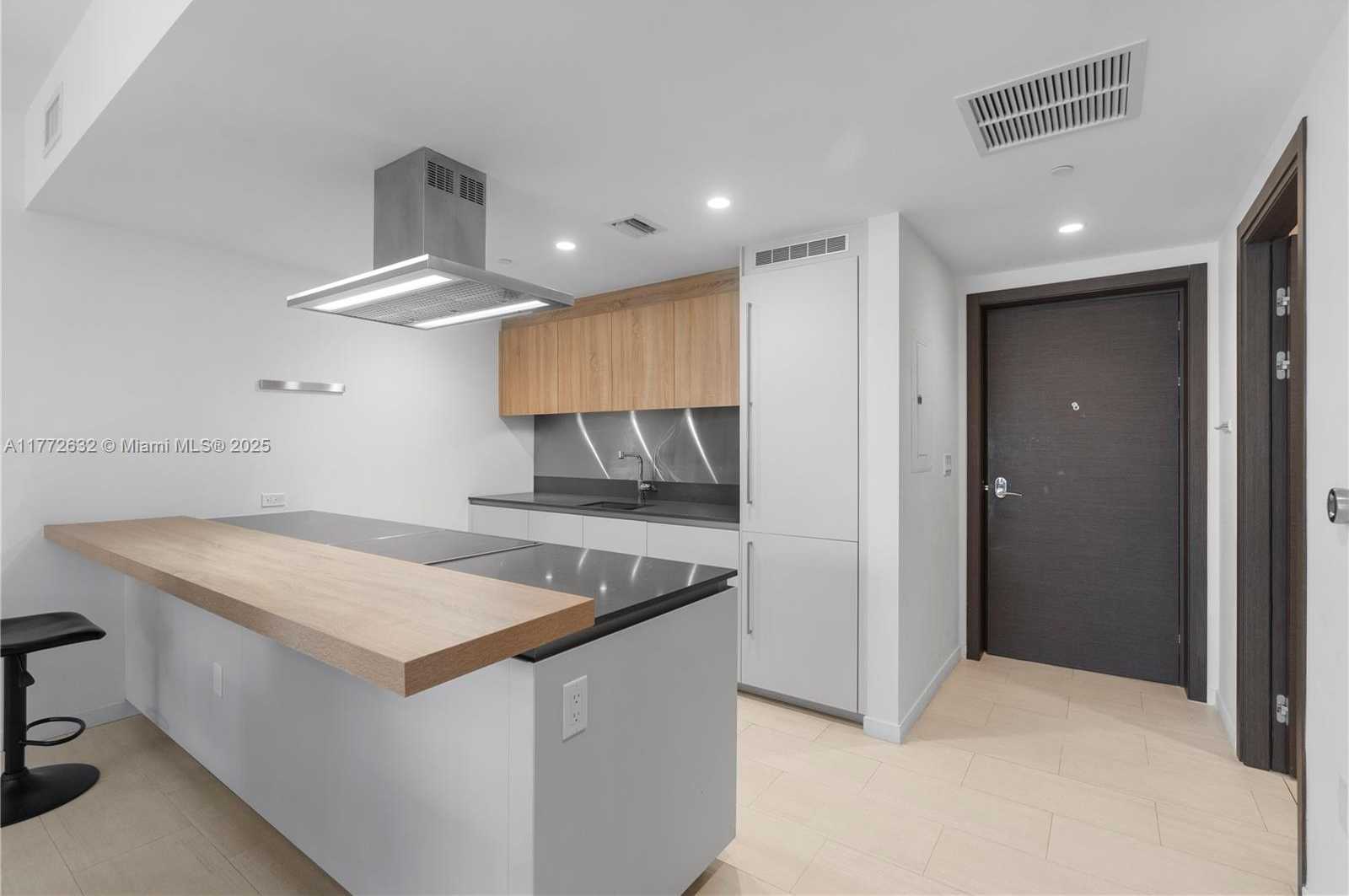 Small Image of 1000 BRICKELL PLAZA #4703, Miami Number 12