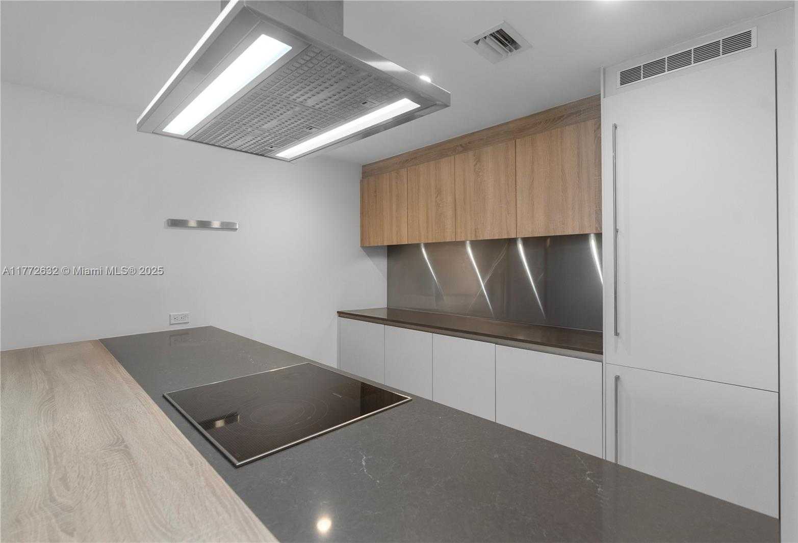 Small Image of 1000 BRICKELL PLAZA #4703, Miami Number 14