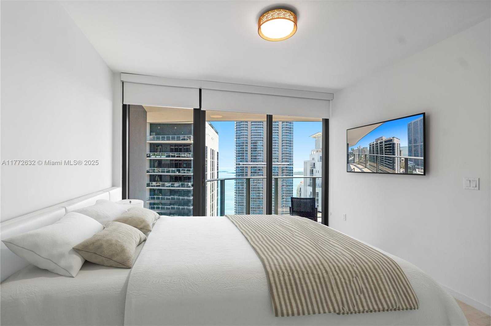 Small Image of 1000 BRICKELL PLAZA #4703, Miami Number 19