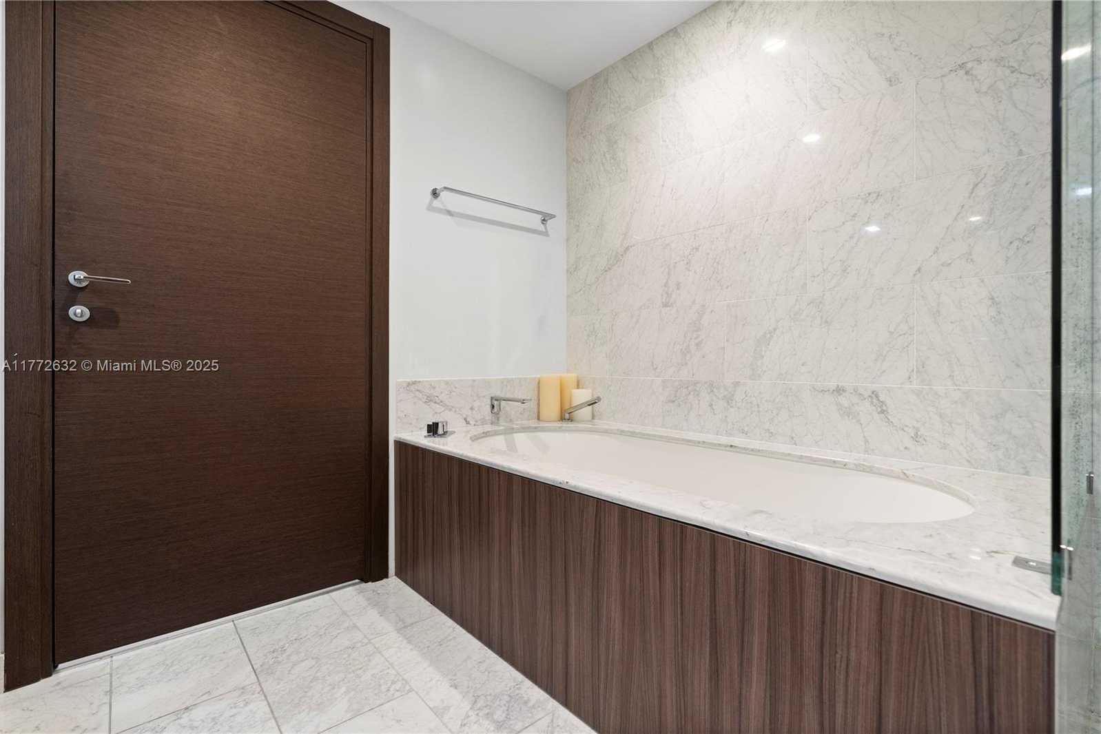 Small Image of 1000 BRICKELL PLAZA #4703, Miami Number 22