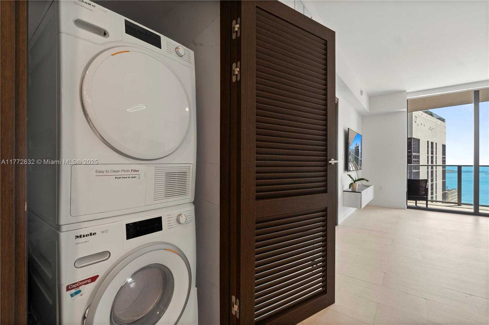 Small Image of 1000 BRICKELL PLAZA #4703, Miami Number 26