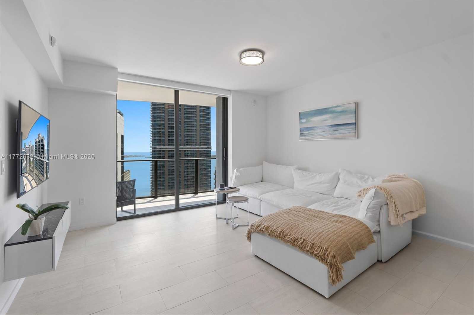 Small Image of 1000 BRICKELL PLAZA #4703, Miami Number 7