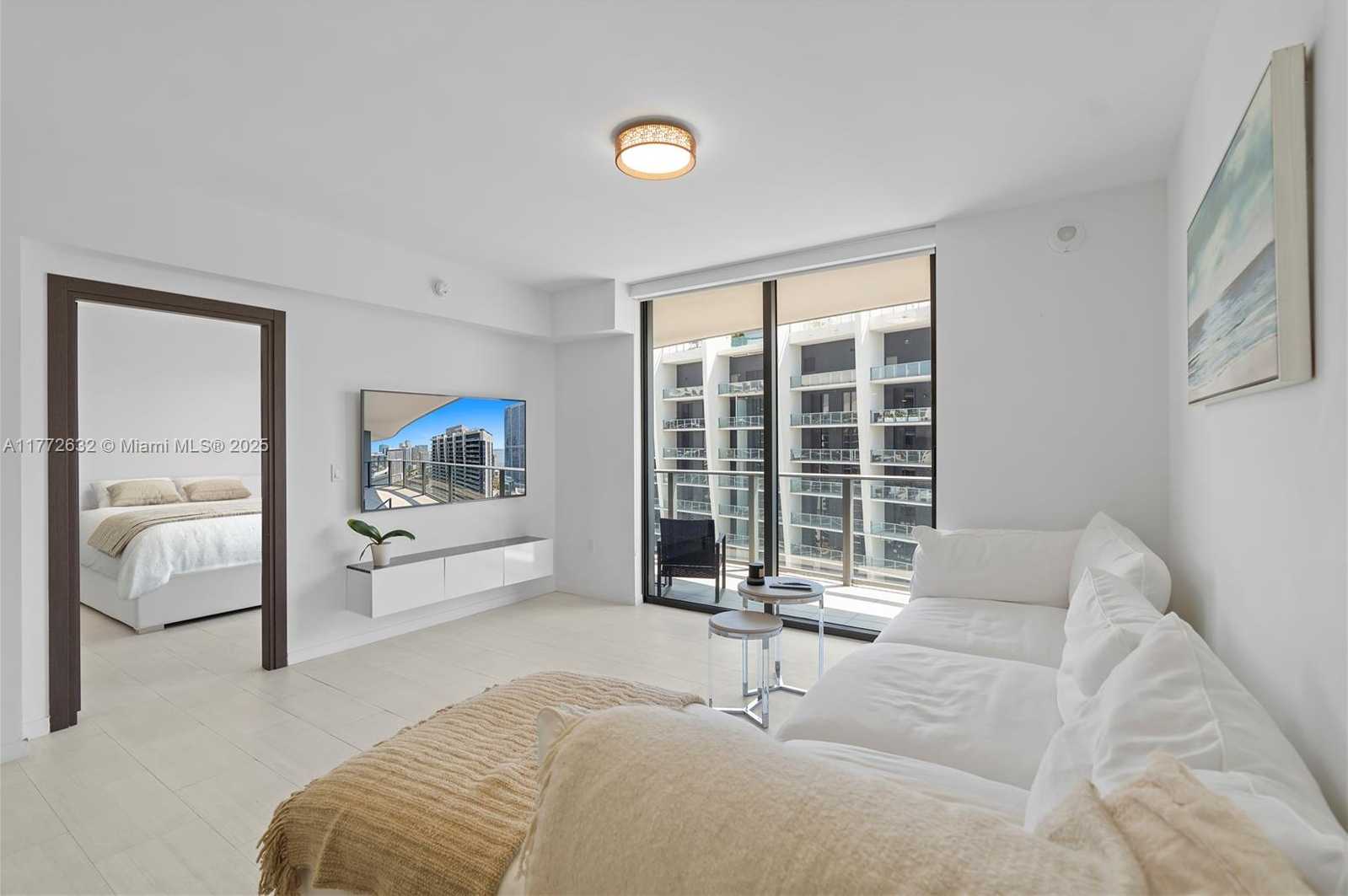 Small Image of 1000 BRICKELL PLAZA #4703, Miami Number 8