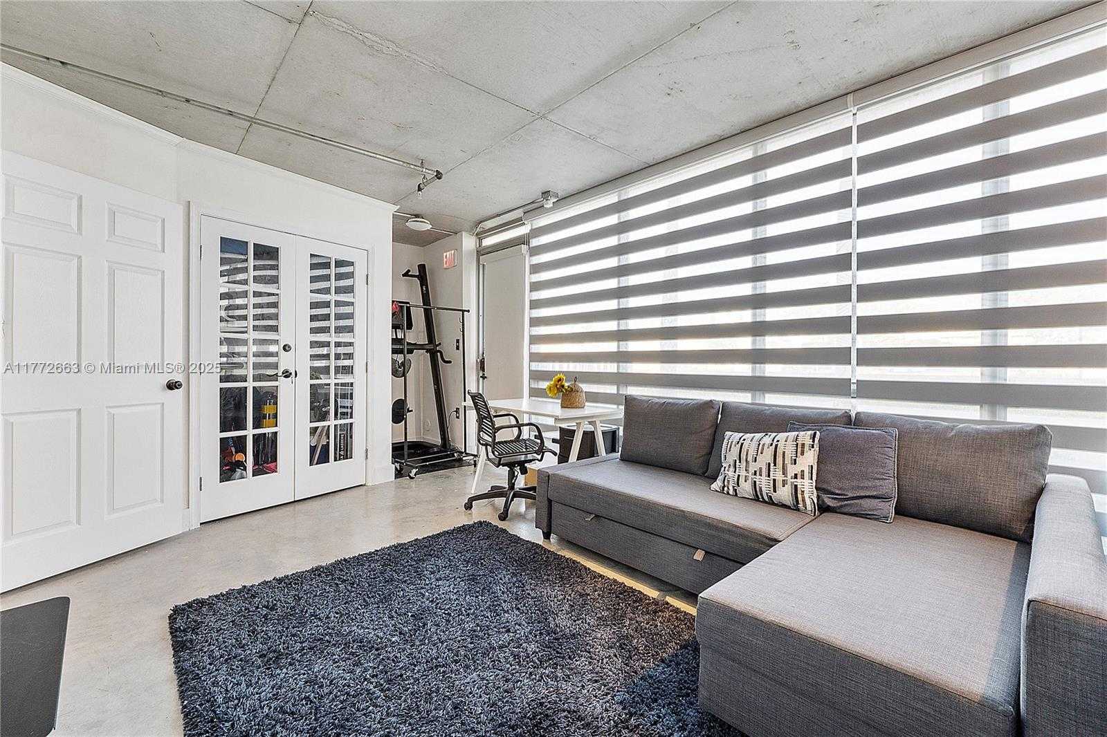 Small Image of 2100 VAN BUREN ST #102, Hollywood Number 12