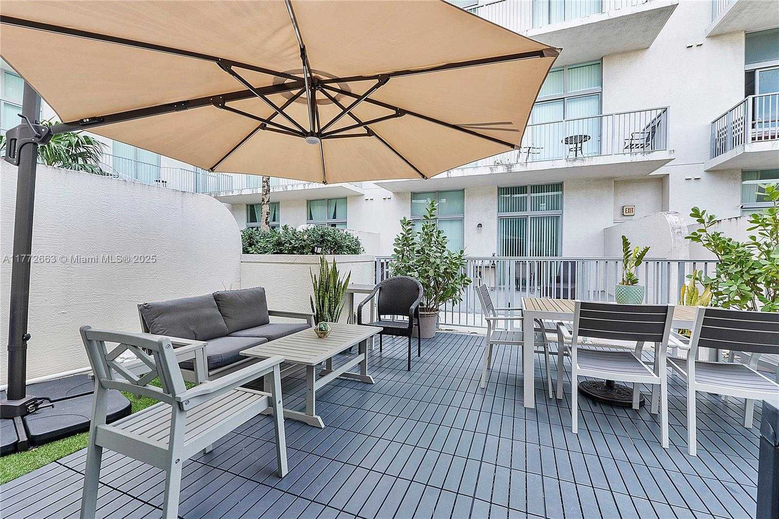 Small Image of 2100 VAN BUREN ST #102, Hollywood Number 3