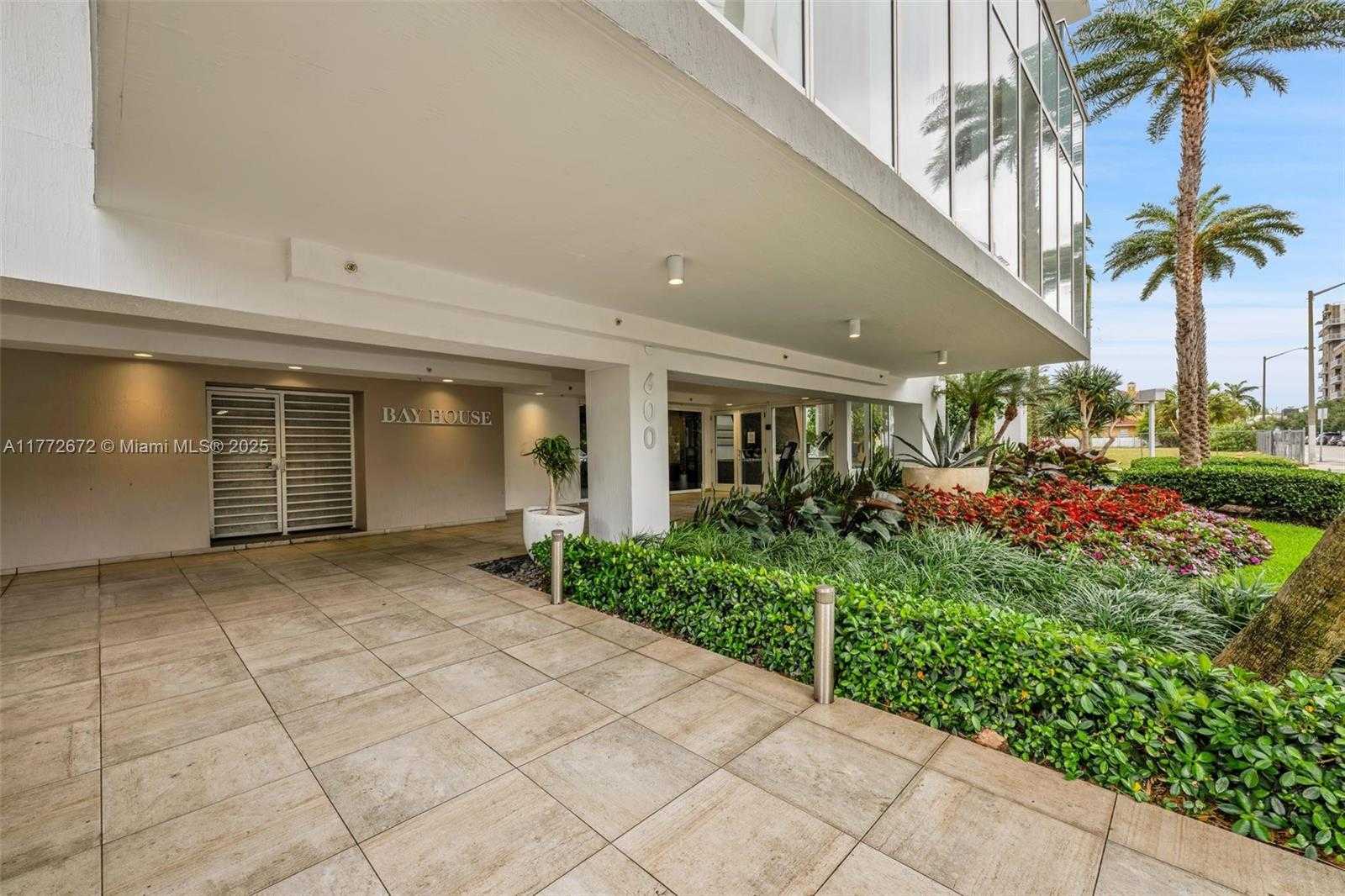 Small Image of 600 NE 27TH ST #803, Miami Number 33