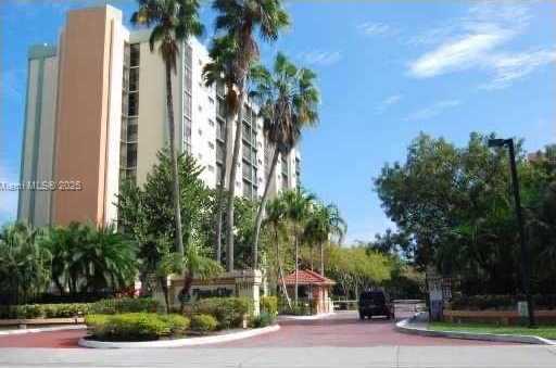 Small Image of 16919 NORTH BAY RD #214, Sunny Isles Beach Number 3