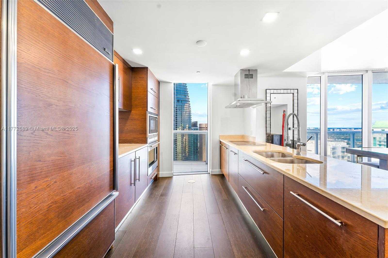 Small Image of 495 BRICKELL AVE #4502, Miami Number 12