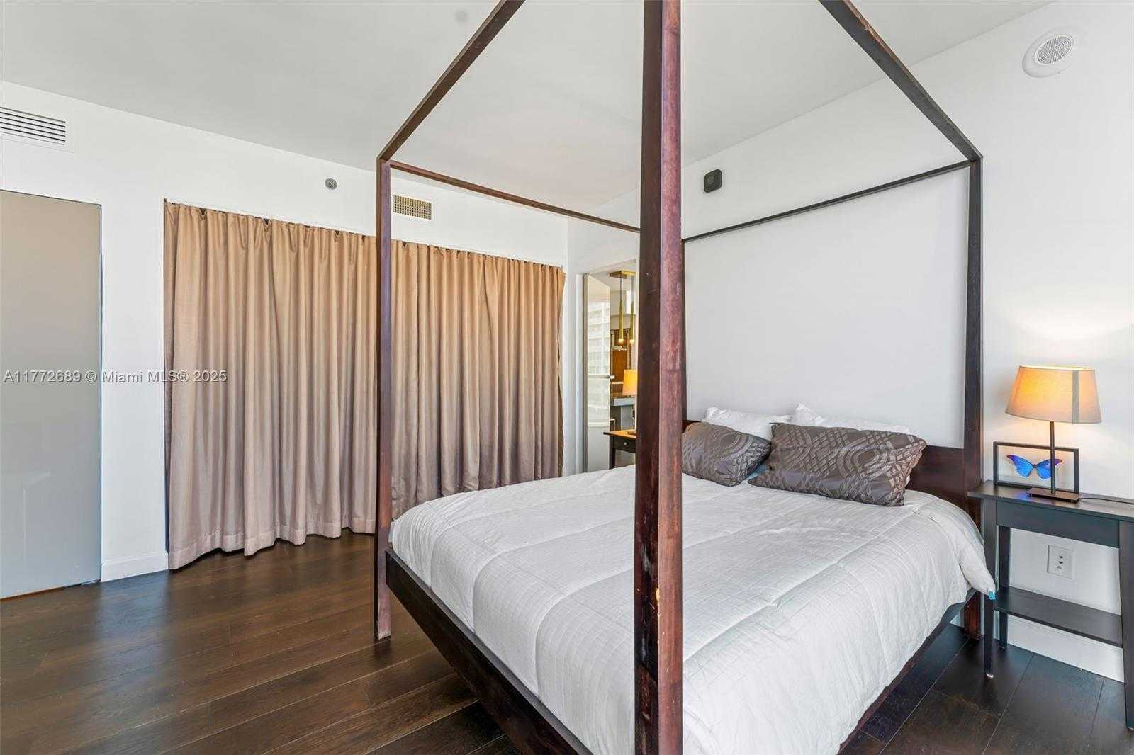 Small Image of 495 BRICKELL AVE #4502, Miami Number 19