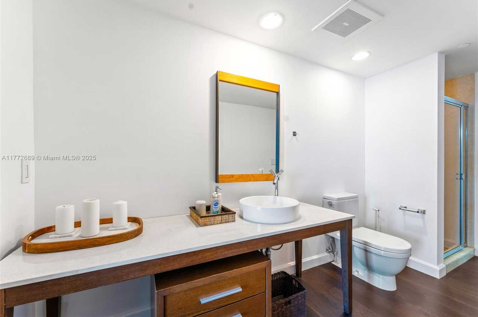 Small Image of 495 BRICKELL AVE #4502, Miami Number 22