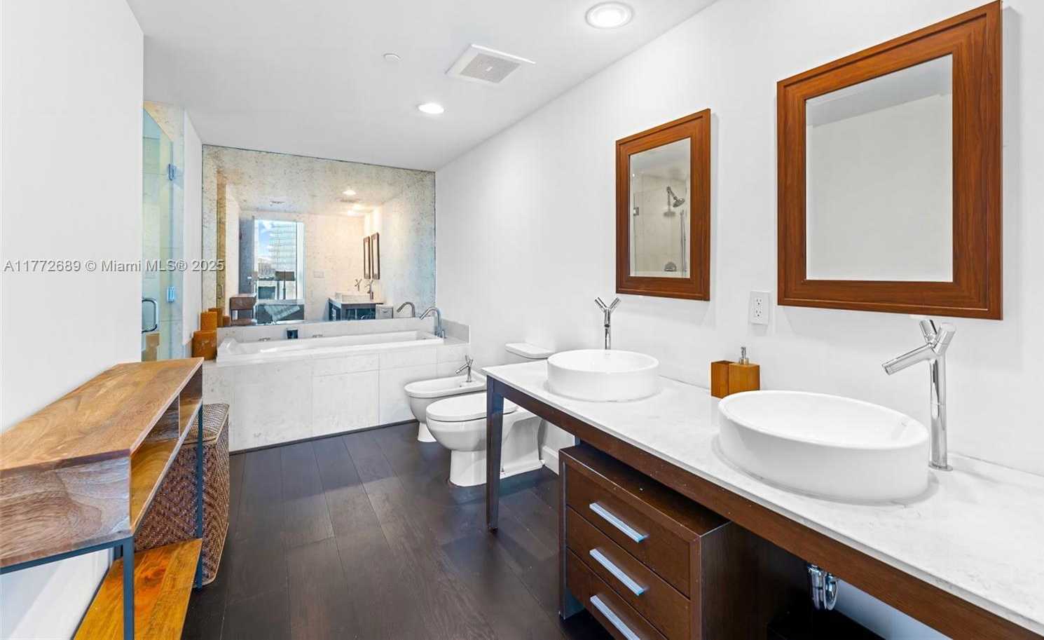 Small Image of 495 BRICKELL AVE #4502, Miami Number 23