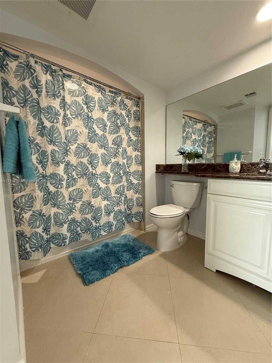 Small Image of 9201 COLLINS AVE #521, Surfside Number 16