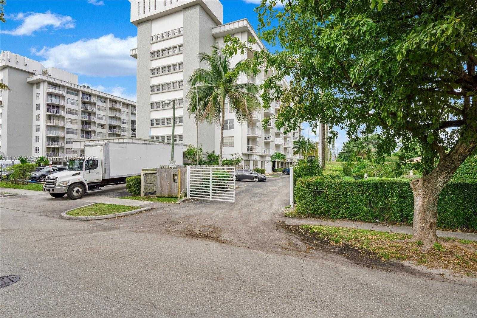 Small Image of 16740 NORTH EAST 9TH AVE #302, North Miami Beach Number 16