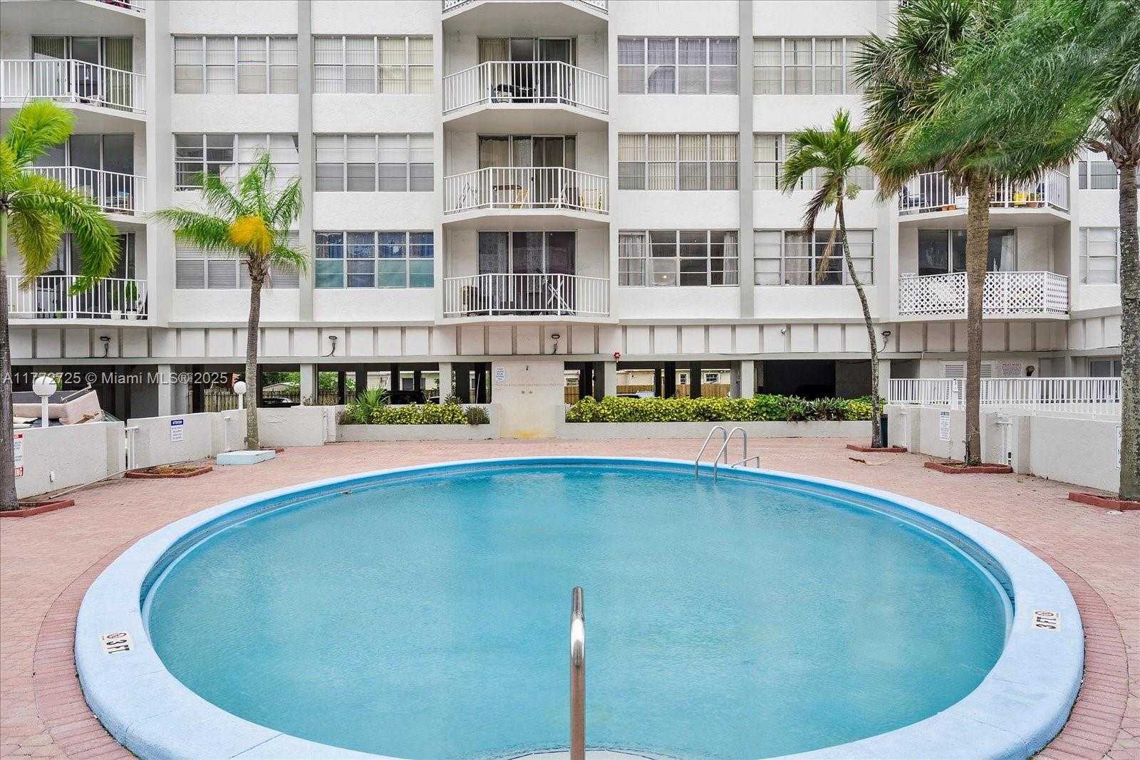 Small Image of 16740 NORTH EAST 9TH AVE #302, North Miami Beach Number 18