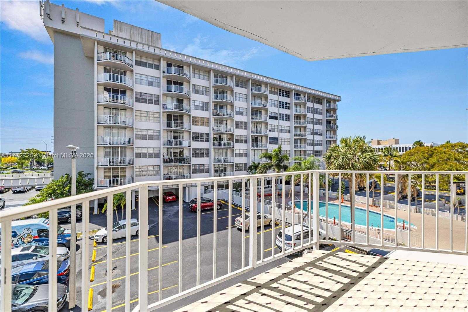 Small Image of 16740 NORTH EAST 9TH AVE #302, North Miami Beach Number 2