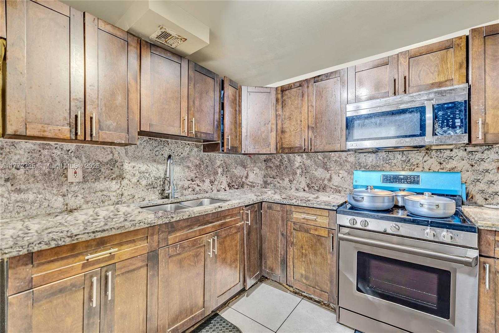 Small Image of 16740 NORTH EAST 9TH AVE #302, North Miami Beach Number 4