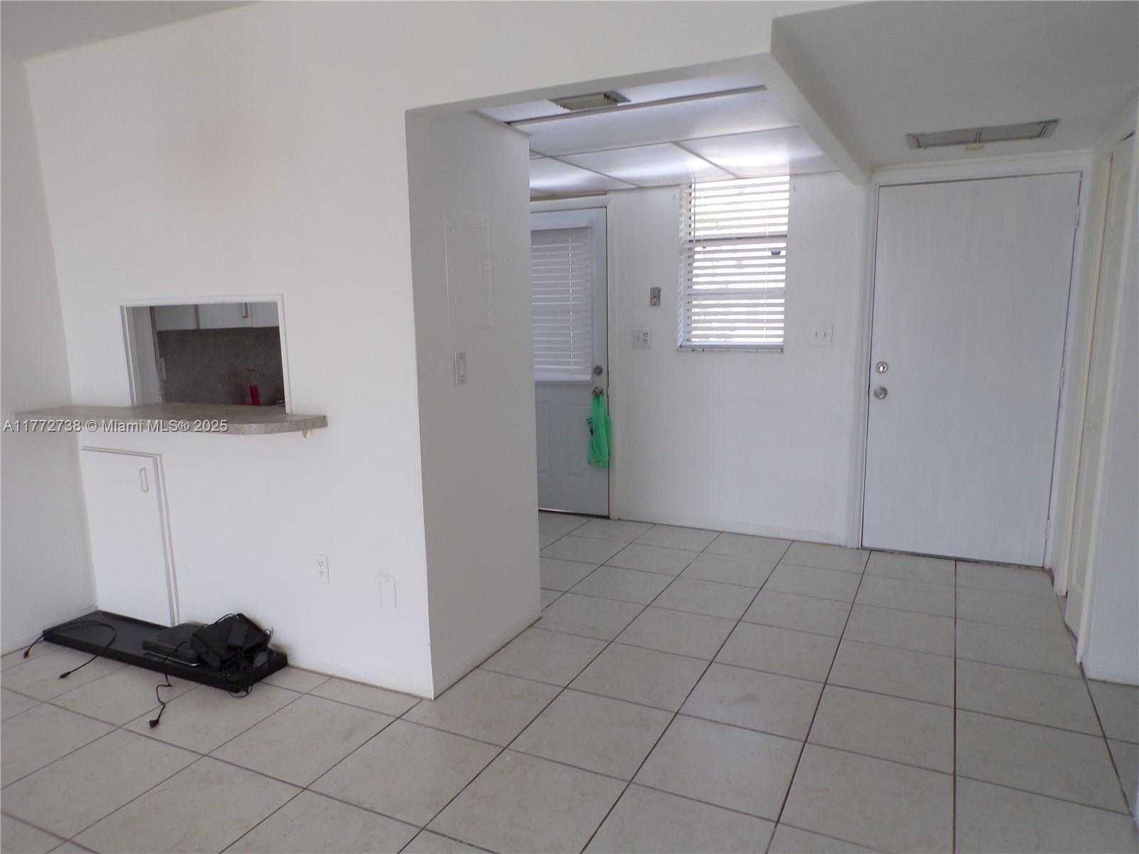 Small Image of 2920 POINT EAST DR #N111, Aventura Number 14