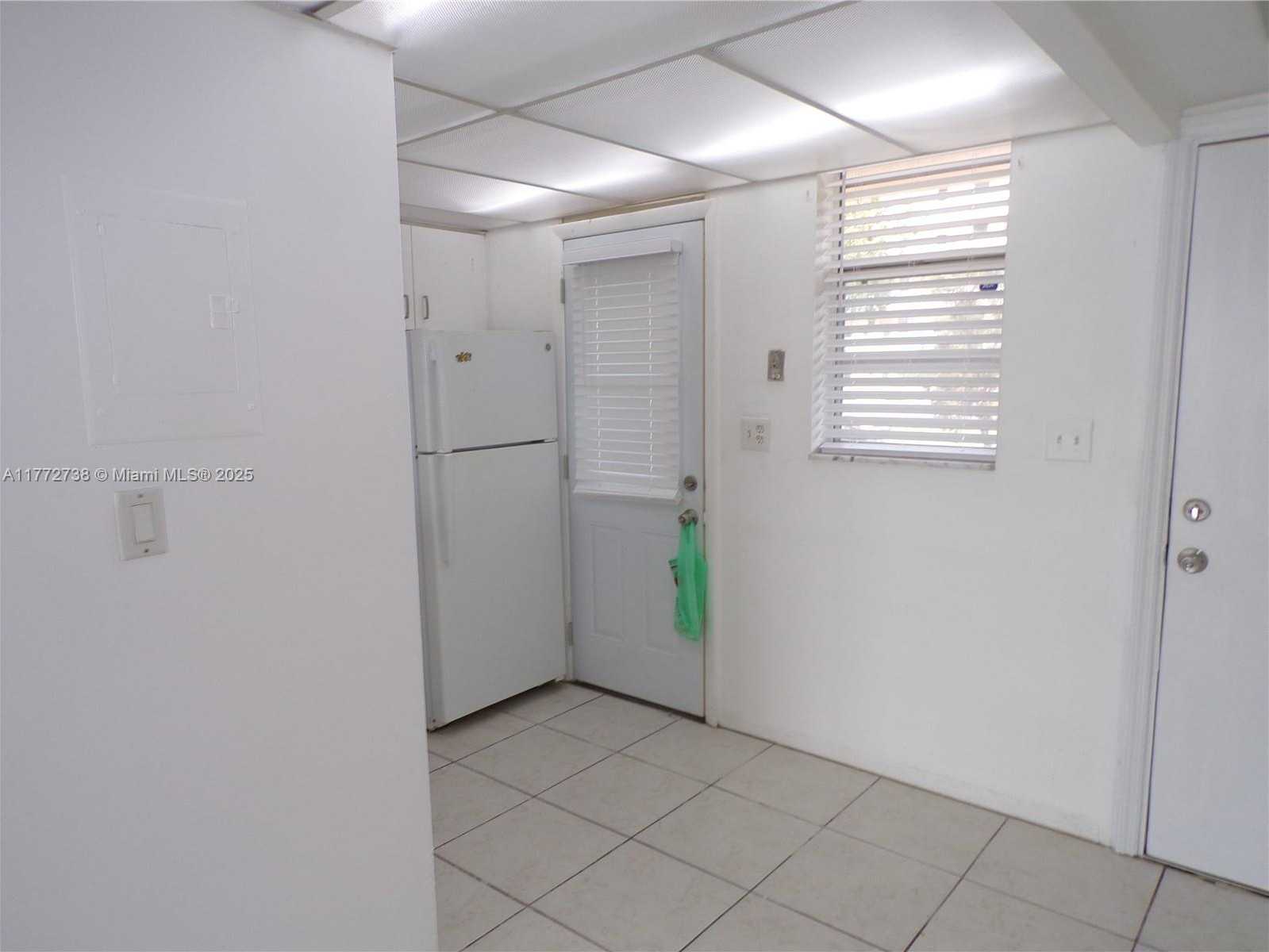 Small Image of 2920 POINT EAST DR #N111, Aventura Number 15