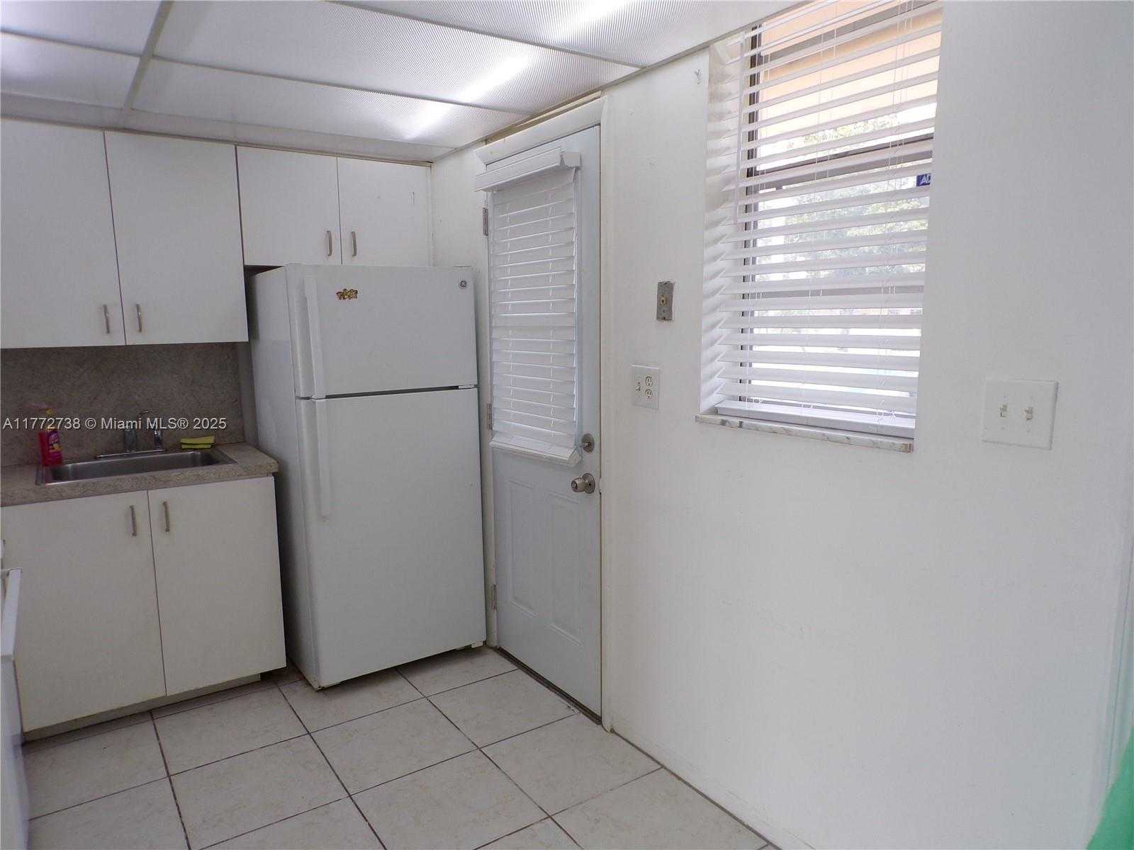 Small Image of 2920 POINT EAST DR #N111, Aventura Number 17