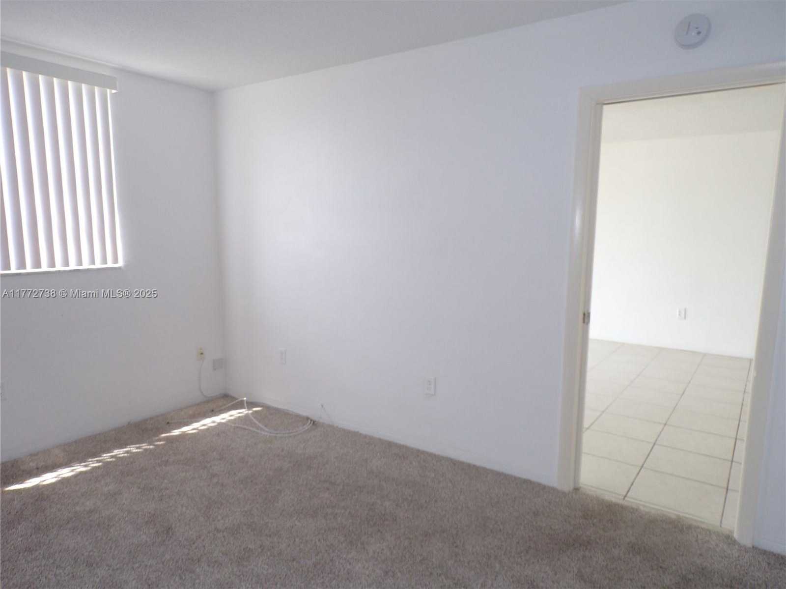 Small Image of 2920 POINT EAST DR #N111, Aventura Number 24