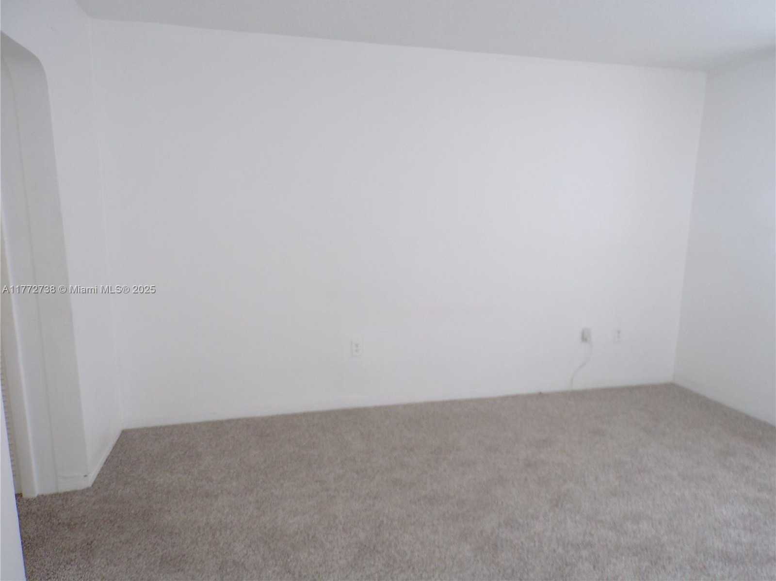 Small Image of 2920 POINT EAST DR #N111, Aventura Number 27