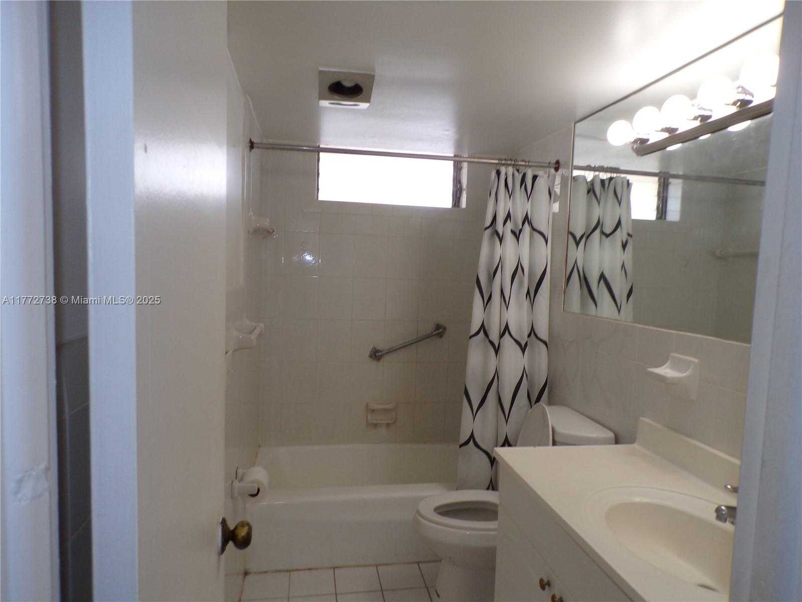 Small Image of 2920 POINT EAST DR #N111, Aventura Number 34