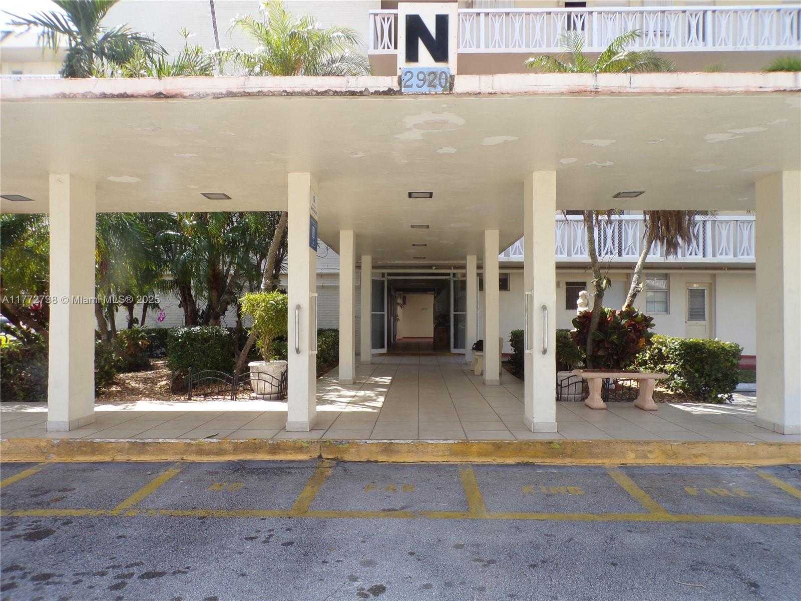 Small Image of 2920 POINT EAST DR #N111, Aventura Number 38